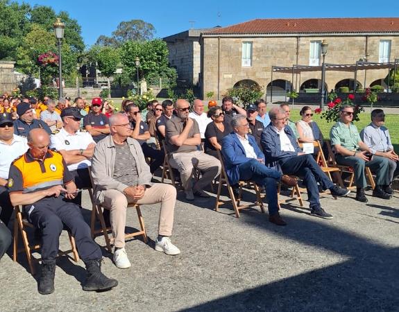 Imagen de la noticia:La Xunta destaca la entrega del voluntariado de protección civil en la atención a las emergencias