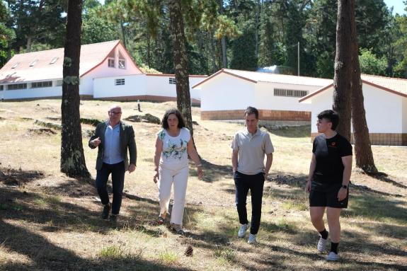 Imaxe da nova:Belén do Campo supervisa a posta a punto dos albergues xuvenís de Virxe do Loreto e Espiñeira ante o inicio da campaña de verán o 1...