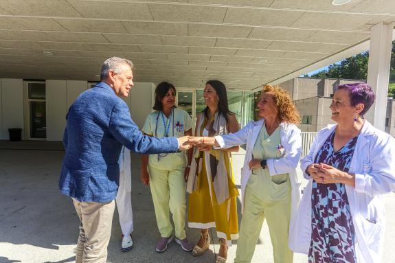 Imagen de la noticia:Gómez Caamaño subraya que la nueva ambulancia medicalizada de Barbanza permitirá mejorar la atención sanitaria urgente a más...