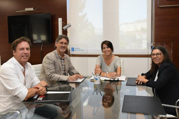 Imagen de la noticia:La conselleira María Martínez Allegue mantiene una reunión de trabajo con el alcalde de Ortigueira