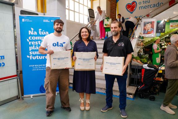 Imaxe da nova:A Xunta desprega no mercado do Calvario de Vigo a campaña do Día internacional libre de bolsas de plástico