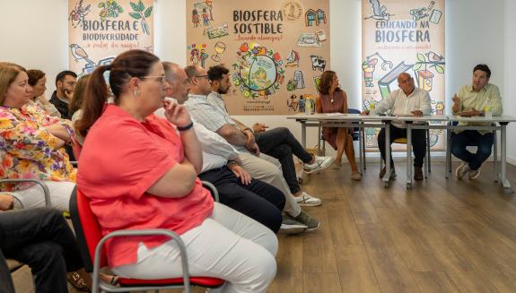 Imagen de la noticia:La Xunta pone en valor la cooperación de los ayuntamientos en la gestión de la Reserva de Biosfera Mariñas Coruñesas y Tierr...