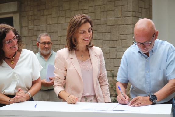 Imaxe da nova:A Xunta reforza o seu apoio a medio cento de entidades colaboradoras de pesca fluvial con axudas directas de 2.000 € destinadas a m...