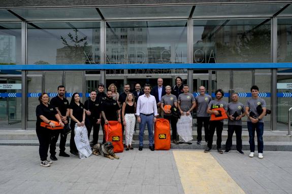 Imagen de la noticia:La Xunta recibe al equipo que participó en las tareas de búsqueda y rescate tras los terremotos de Venezuela