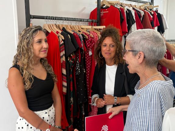 Imaxe da nova:Martina Aneiros destaca o impacto social e ambiental da nova tenda de Moda RE en Ferrol