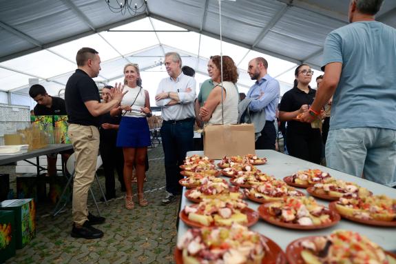 Imagen de la noticia: La Xunta destaca en la XXXIV Fiesta del pulpo de Mugardos el valor de este producto como recurso estratégico de Galicia