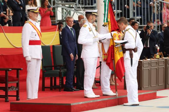 Imaxe da nova:Rueda asiste ao acto de entrega dos Reais Despachos e a xura de bandeira da Escola Naval Militar