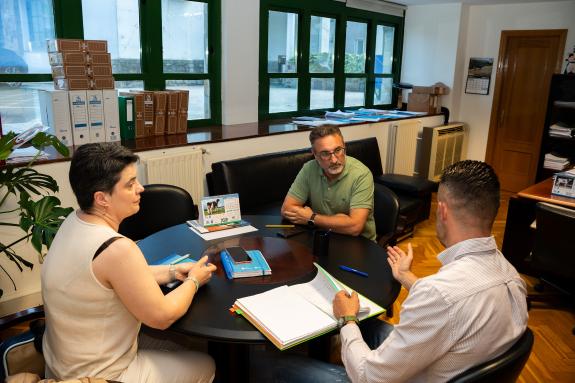 Imaxe da nova:Medio Rural avalía novas liñas de colaboración con Asoporcel no impulso da raza autóctona Porco Celta