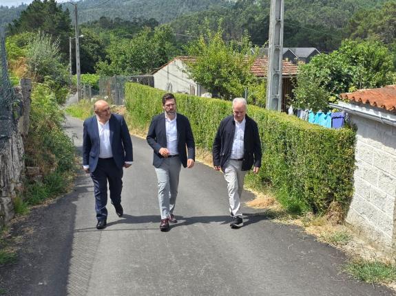 Imaxe da nova:A Xunta inviste preto de 50.000 euros na mellora dos viais municipais de Esmoriz nunha visita a Arbo