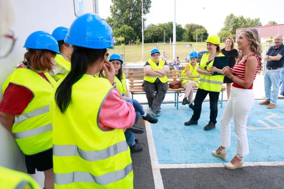 Imaxe da nova:La Xunta promueve la inserción laboral de cien mujeres desempleadas en la comarca de Ferrol