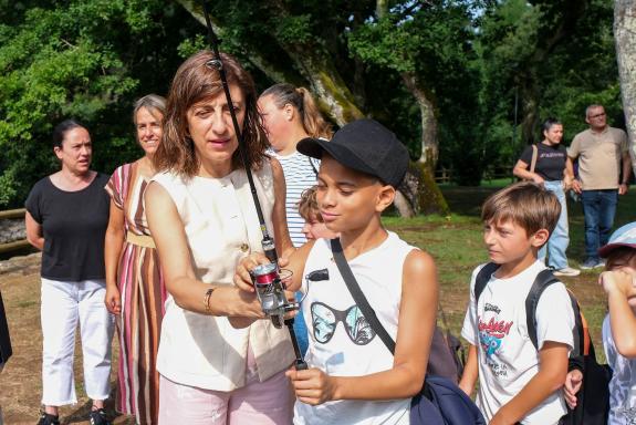 Imaxe da nova:A Xunta pon en valor a importancia de achegar os valores ambientais da pesca continental ás novas xeracións a través de actividades...