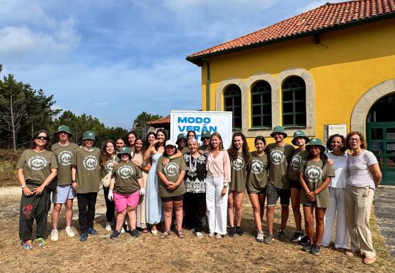 Imaxe da nova:Lara Meneses destaca a perspectiva “lúdica, social e educativa” duns campamentos que contan con 2.820 prazas na provincia da Coruña