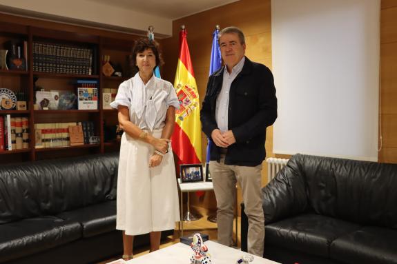 Imagen de la noticia:El delegado de la Xunta en Ourense se reúne con la alcaldesa de Coles