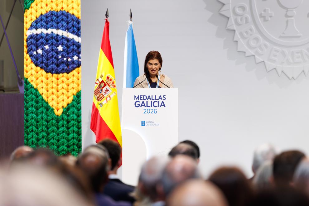 Imaxe 15 de 36 asociada á nova