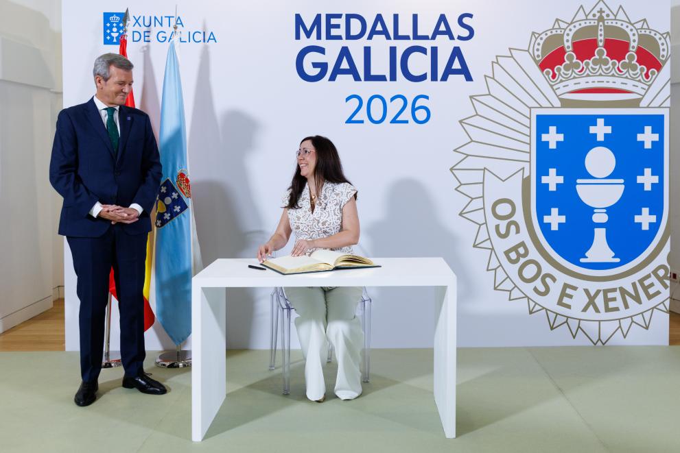 Imaxe 32 de 36 asociada á nova