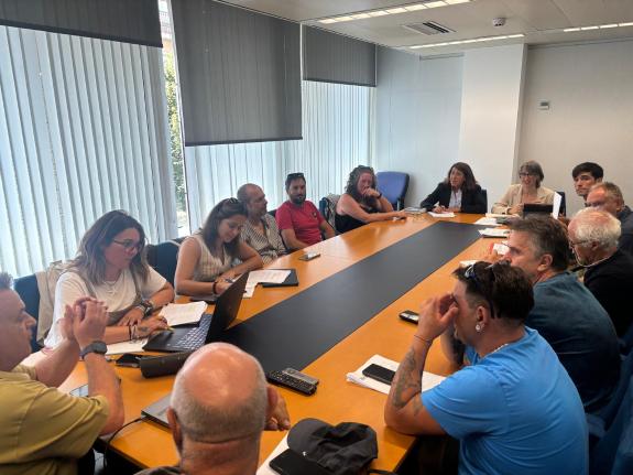 Imaxe da nova:A Xunta e o sector do marisqueo a flote da Ría de Vigo avalían diversas opcións de xestión para garantir a sustentabilidade dos ban...