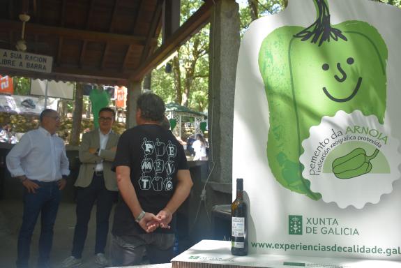 Imaxe da nova:José González asiste á XLVII Festa do pemento de Arnoia