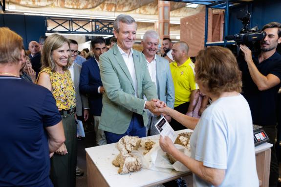 Imaxe da nova:Rueda destaca o novo mercado municipal de Ponteareas como un exemplo da aposta da Xunta pola modernización e impulso ás prazas de a...
