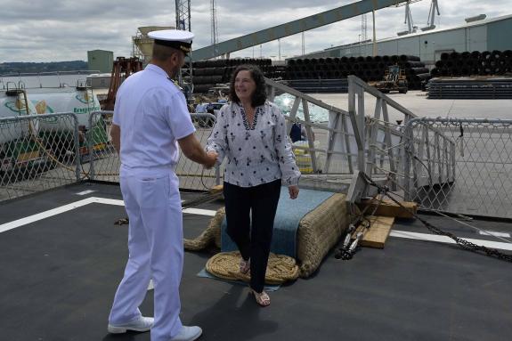 Imaxe da nova:Belén do Campo participa no almorzo institucional no buque da Mariña Militar Italiana Etna