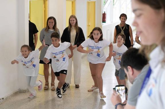 Imaxe da nova:O 'Movemento Azul' da Xunta fai parada en Bergondo para conectar a cativada coa economía azul e as profesións do mar