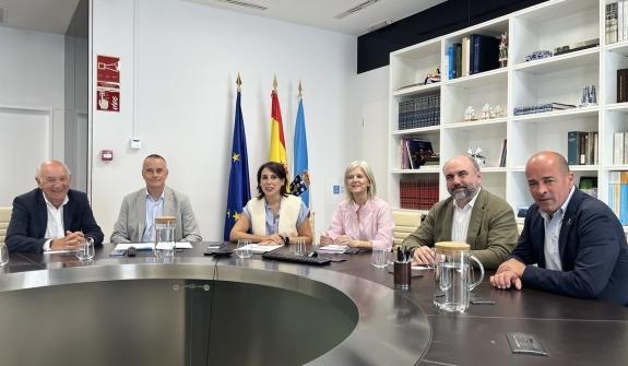Imaxe da nova:Lorenzana salienta o papel das confederacións empresariais galegas na defensa dos intereses de pemes e autónomos