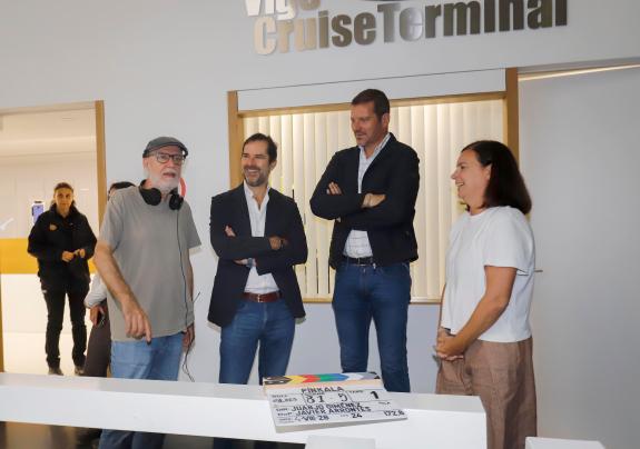 Imaxe da nova:López Campos acompaña en Vigo o equipo da longametraxe ‘Pínkala’, apoiada pola Xunta para a súa filmación en Galicia