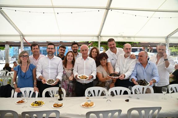 Imaxe da nova:López Campos pon en valor a calidade das programacións culturais das festas gastronómicas