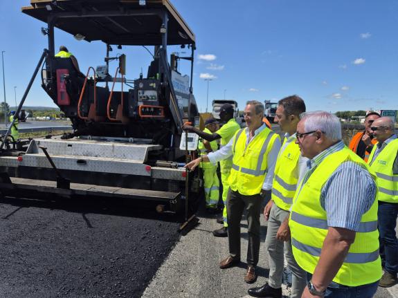 Imaxe da nova:A Xunta inviste preto de 1,5 M€ na renovación do firme da estrada LU-115, que conecta Outeiro de Rei e Castro Ribeiras de Lea
