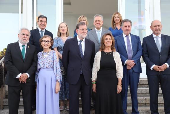 Imagen de la noticia:El conselleiro de Sanidade y el de Ciencia participan en la gala en beneficio de la Asociación Española contra el Cáncer