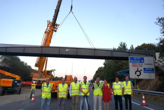Imaxe da nova:A Xunta coloca a estrutura da primeira ponte elevada do Camiño de Santiago para salvar a N-525 no Concello de Lalín