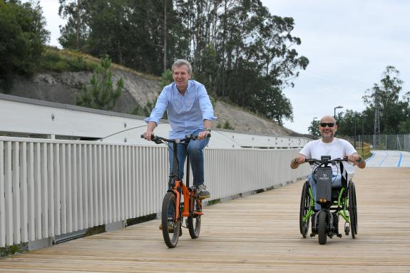 Imaxe da nova:Rueda salienta que a senda peonil e ciclista entre O Milladoiro e Santiago é xa unha opción fronte ao vehículo particular