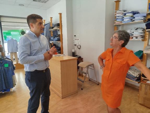Imagen de la noticia:La Xunta destaca el valor de iniciativas como el Pasaporte Adeto para dinamizar las ventas en el comercio de proximidad dura...