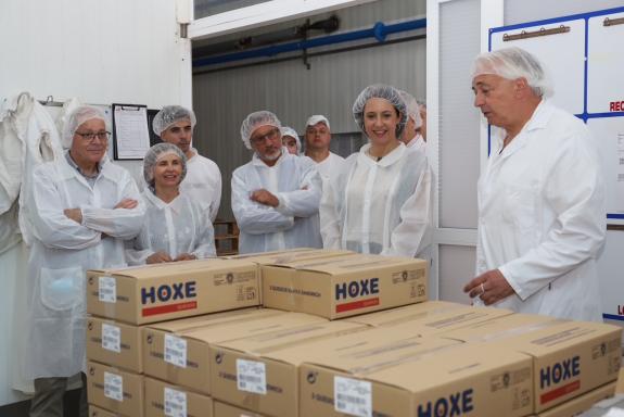 Imaxe da nova:Medio Rural reafirma a súa aposta pola xeración de valor engadido nos produtos lácteos a través do selo Galega 100 %