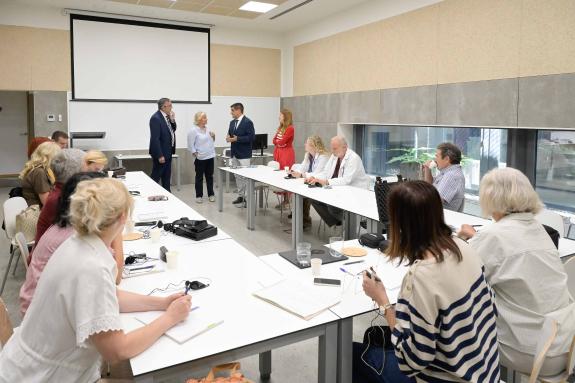 Imaxe da nova:A Xunta comparte co Goberno de Serbia a experiencia do Laboratorio de Consumo de Galicia na vixilancia do mercado e na realización ...