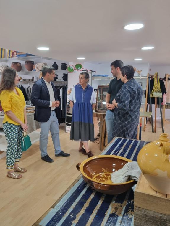 Imaxe da nova:A Xunta impulsa en Sanxenxo novas fórmulas de comercialización da Artesanía de Galicia