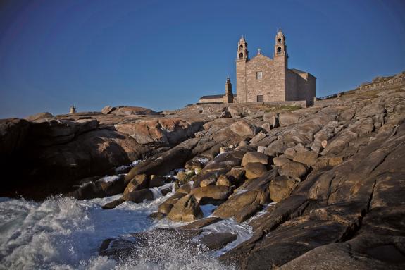 Imaxe da nova:Turismo de Galicia apoia a declaración de interese internacional para a romaría da Virxe da Barca de Muxía