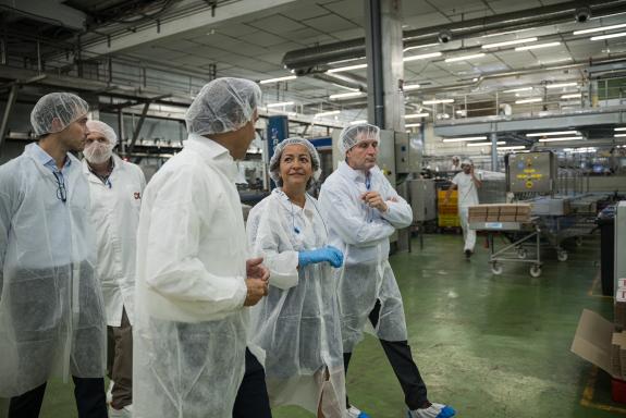 Imagen de la noticia:Villaverde pone en valor el peso estratégico de Jealsa como uno de los referentes de la cadena mar-industria gallega