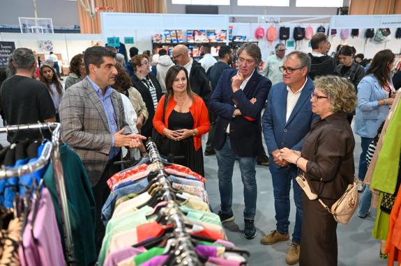 Imaxe da nova:A Xunta salienta o papel do centro comercial aberto na consolidación da Feira do Comercio ProLimia a prol de impulsar as vendas dos...