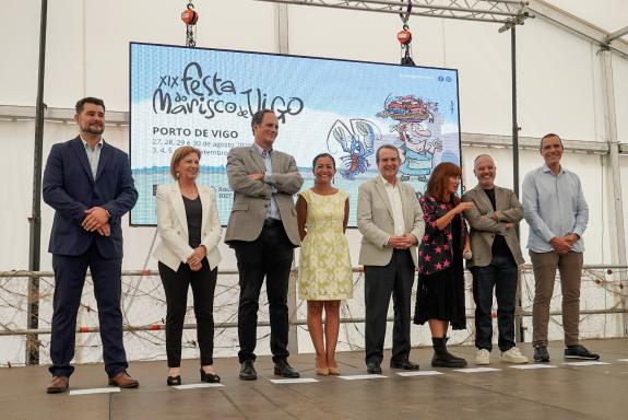 Imagen de la noticia:Villaverde resalta en la inauguración de la Fiesta del Marisco de Vigo la calidad que distingue los productos del mar de Gal...