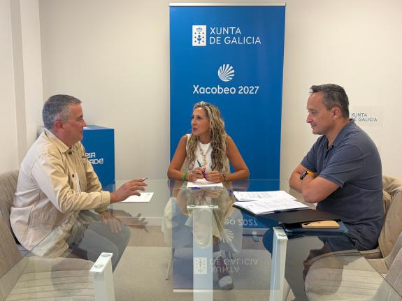 Imaxe da nova:Martina Aneiros reúnese con representantes de AFAL Ferrolterra