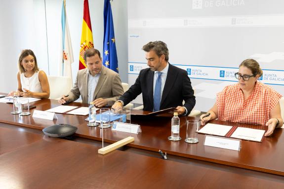 Imaxe da nova:A Xunta e o Concello de Cerdedo Cotobade renovan o convenio para manter as dúas liñas de interese municipal que atenden o alumnado ...