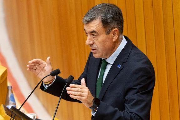 Imaxe da nova:A Xunta reforza o ensino galego con máis docentes, baixada de ratios, mellor atención á diversidade e novos apoios ás familias, aos...
