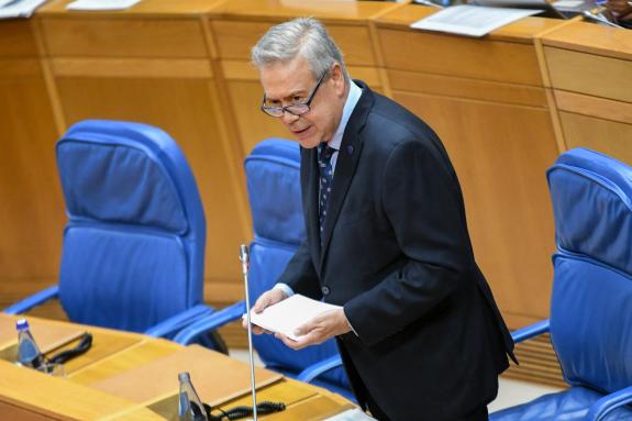 Imagen de la noticia:Gómez Caamaño explica que el traslado de la ambulancia medicalizada de O Salnés en verano se sustenta en criterios técnicos ...