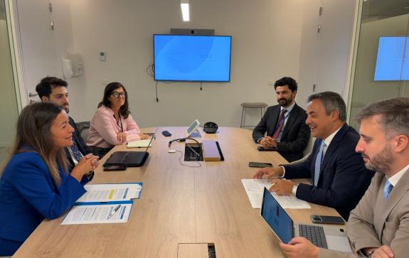 Imaxe da nova:Villaverde reúnese en Bruxelas co relator da Eurocámara que defende o informe sobre o novo Marco Financeiro Plurianual