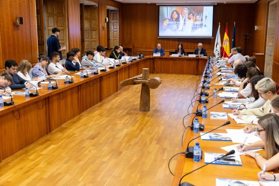 Imaxe da nova:M. Allegue: “o tempo da vivenda é o tempo da cooperación”