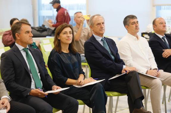 Ángeles Vázquez anima ao tecido industrial a apostar pola reutilización da auga para reducir a súa pegada ambiental e contribuír á garantía do abastecemento