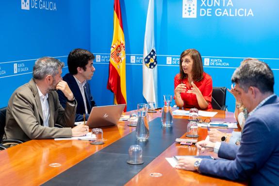 A Xunta estudará novas vías de colaboración coa Escola Técnica Superior da Universidade da Coruña para dar a coñecer á cidadanía o papel destes profesionais para avanzar en materia medioambiental