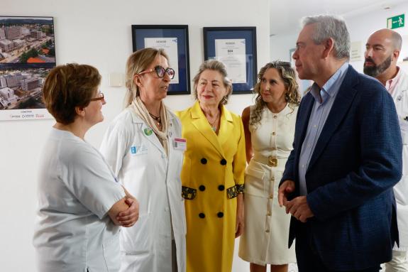 Imagen de la noticia:El conselleiro de Sanidade anuncia la puesta en marcha en octubre del servicio de hospitalización a domicilio en Ortigueira,...