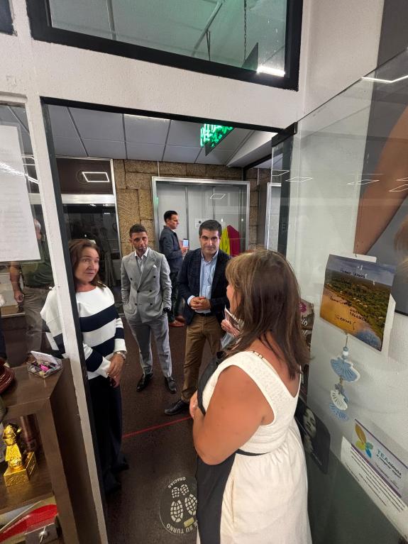 Imagen de la noticia:La Xunta invita a la ciudadanía a emplear el 'Pasaporte del comercio local' en beneficio de los negocios del barrio vigués d...