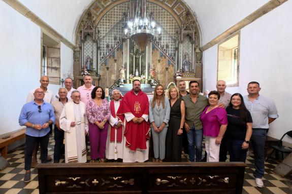 Imagen de la noticia:Belén do Campo asiste a la misa y la procesión de la romería de San Mateo en el robledal de Santa Eufemia de Vilouchada